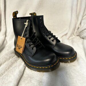 Brand New Dr. Martens Unisex 1460 Classic Black Boot